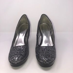 Rampage sz 9 Silver glitter & black platform heel